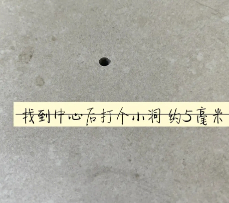 明光瓷砖空鼓维修公司专业解答在瓷砖铺贴过程中，如果砂料搅拌不均匀，将会带来以下问题